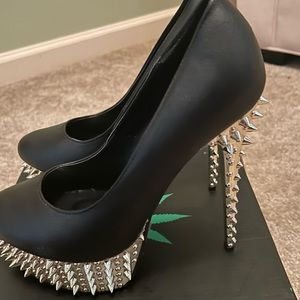 I am selling a pair of black  heels. Size 10. These shoes have never been worn